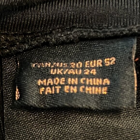 SIZE 20 Addition Elle Nadia Aboulhosn Love & Legend Black Zipper  Leggings - Picture 10 of 10